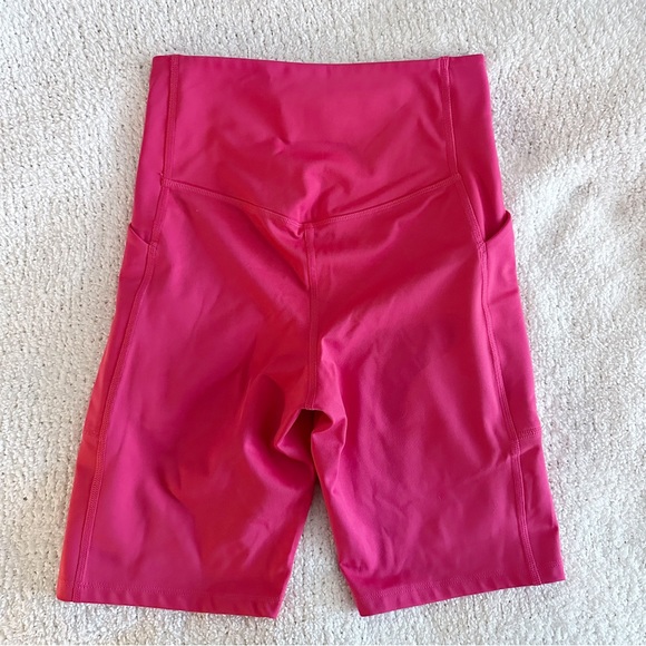 Girlfriend Collective Biker Shorts - Picture 2 of 3